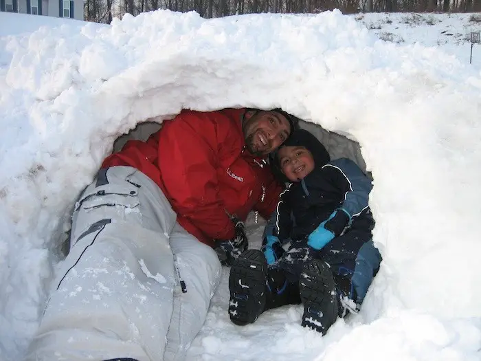 December Snow FITF 2009 Igloo